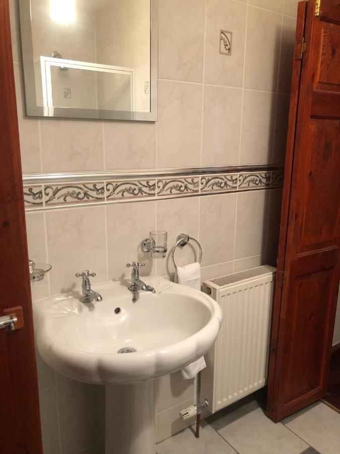 Executive Serviced Apartments 1 Forfar Esterno foto