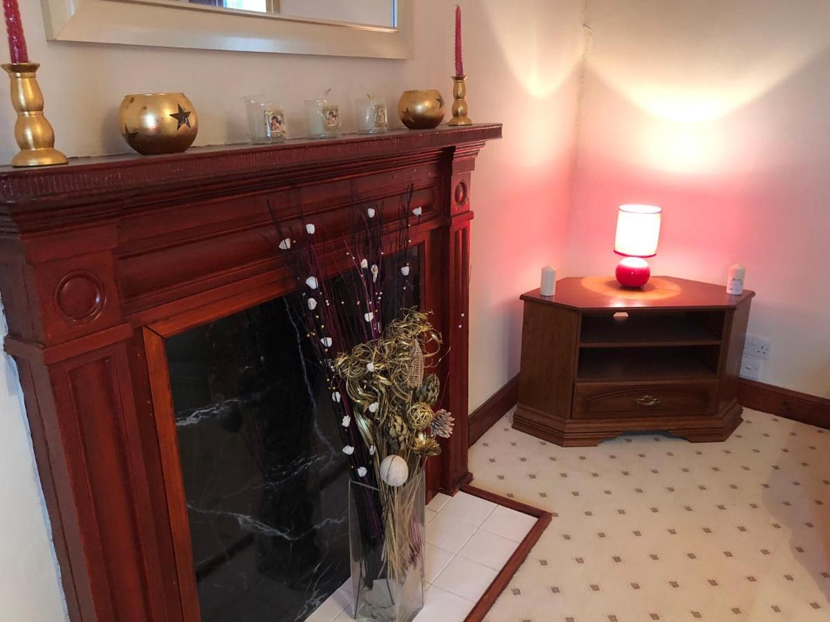 Executive Serviced Apartments 1 Forfar Esterno foto