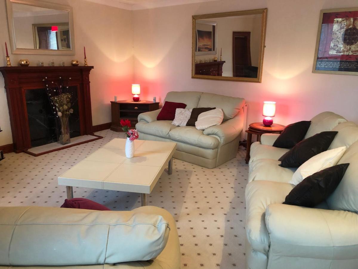 Executive Serviced Apartments 1 Forfar Esterno foto